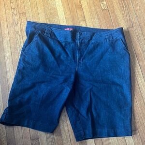 Tailored dark dress jean shorts 🩳 22 pockets STRECH stomach smoothing waist